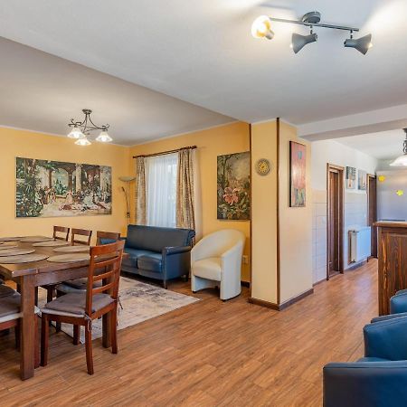 Casa Saraste Hotel Rîşnov Kültér fotó