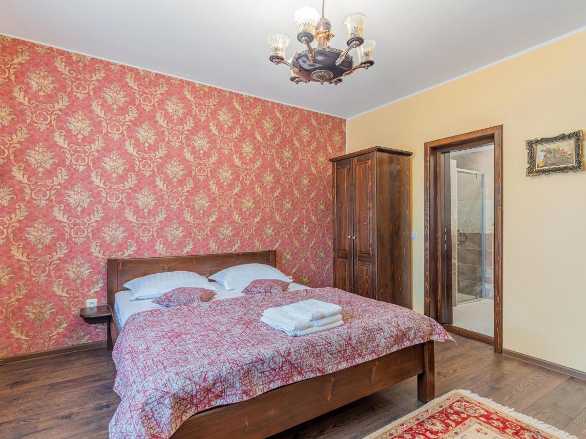 Casa Saraste Hotel Rîşnov Kültér fotó