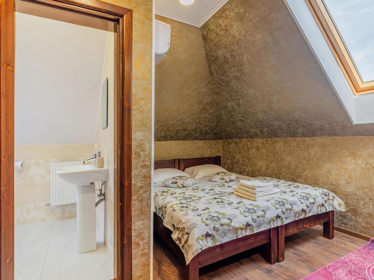 Casa Saraste Hotel Rîşnov Kültér fotó