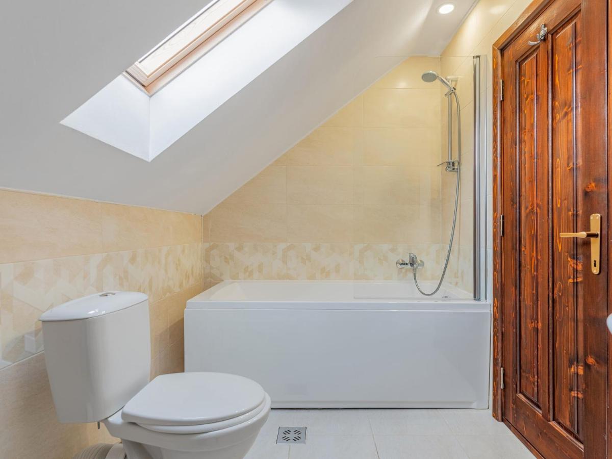 Casa Saraste Hotel Rîşnov Kültér fotó