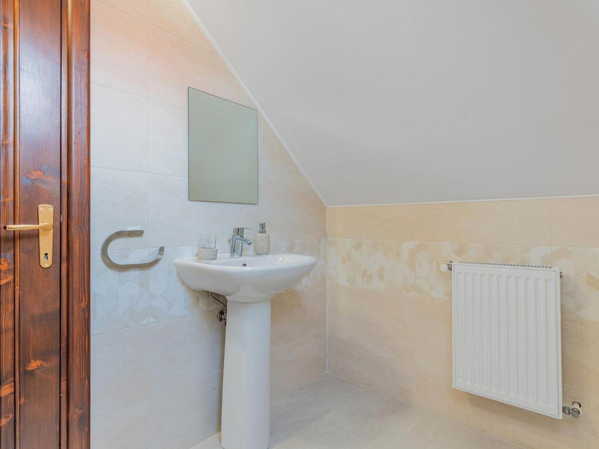 Casa Saraste Hotel Rîşnov Kültér fotó