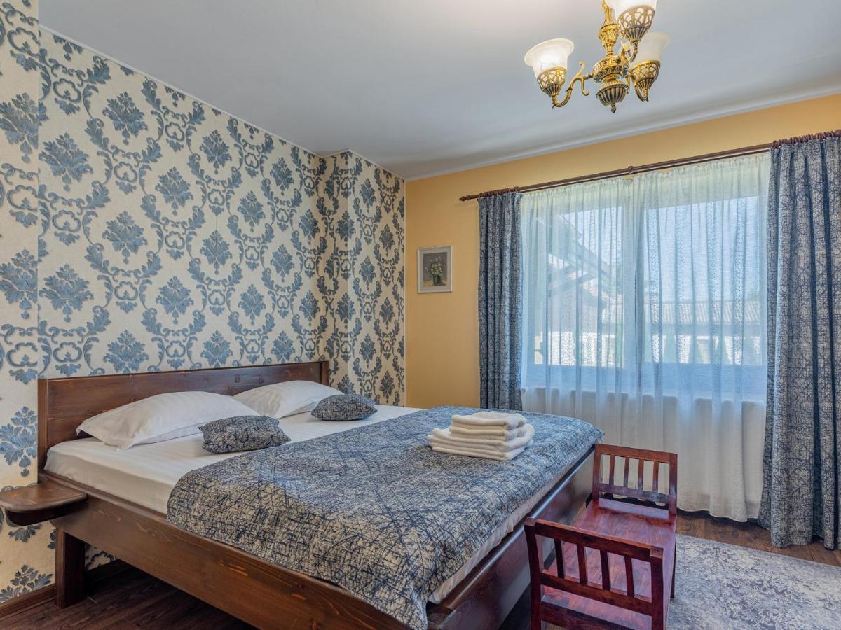 Casa Saraste Hotel Rîşnov Kültér fotó