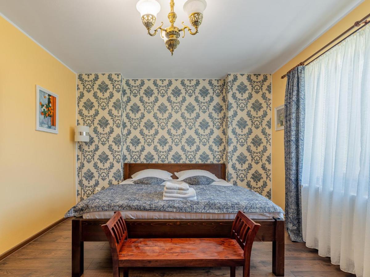 Casa Saraste Hotel Rîşnov Kültér fotó