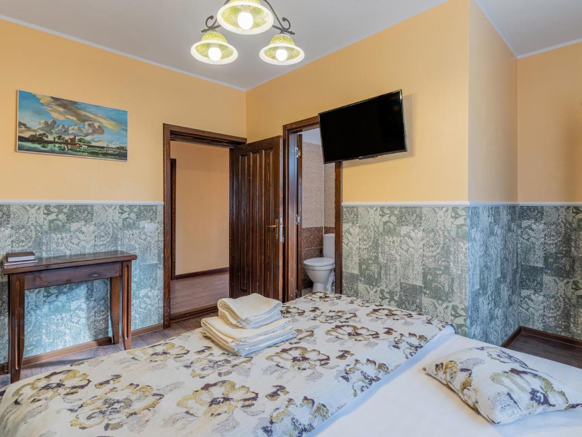 Casa Saraste Hotel Rîşnov Kültér fotó